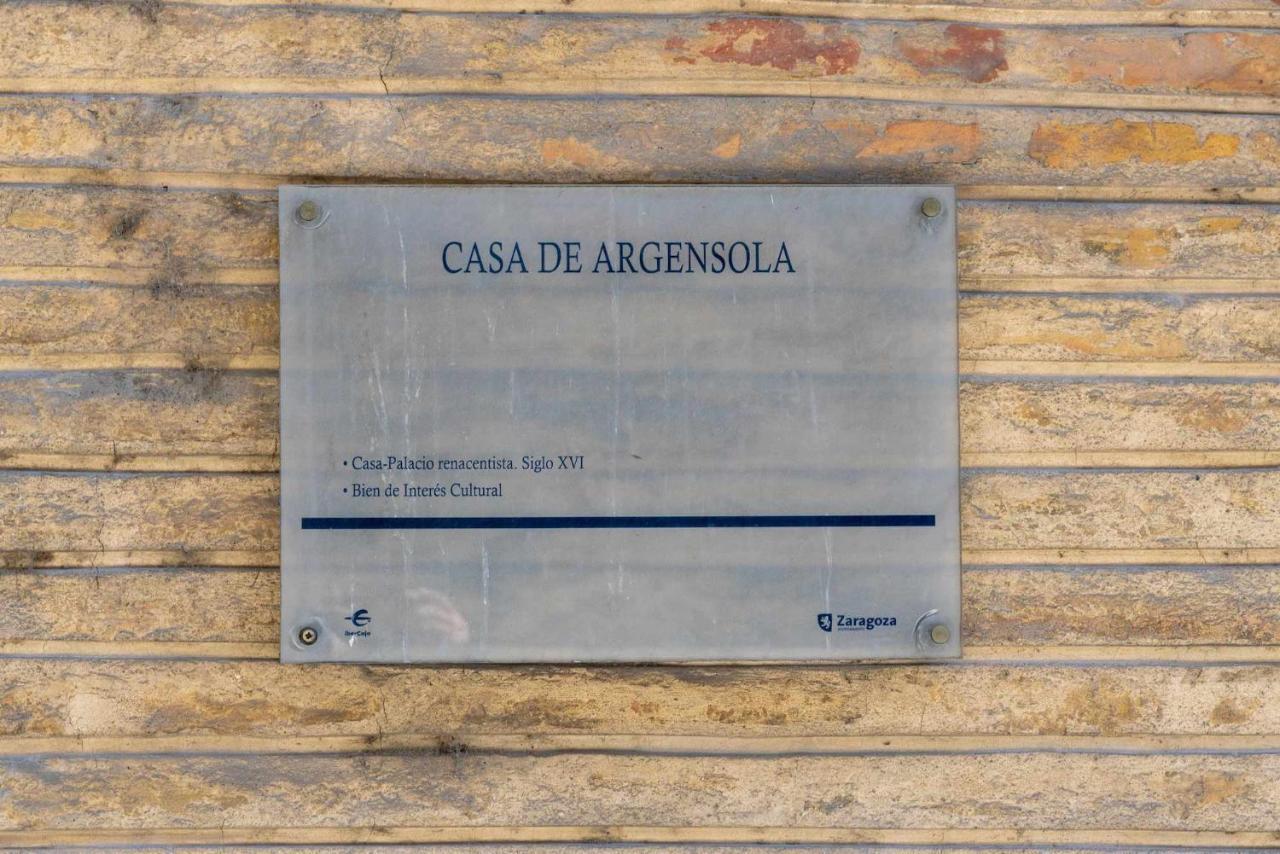 Apartamento Palacio Argensola Zaragoza Bagian luar foto